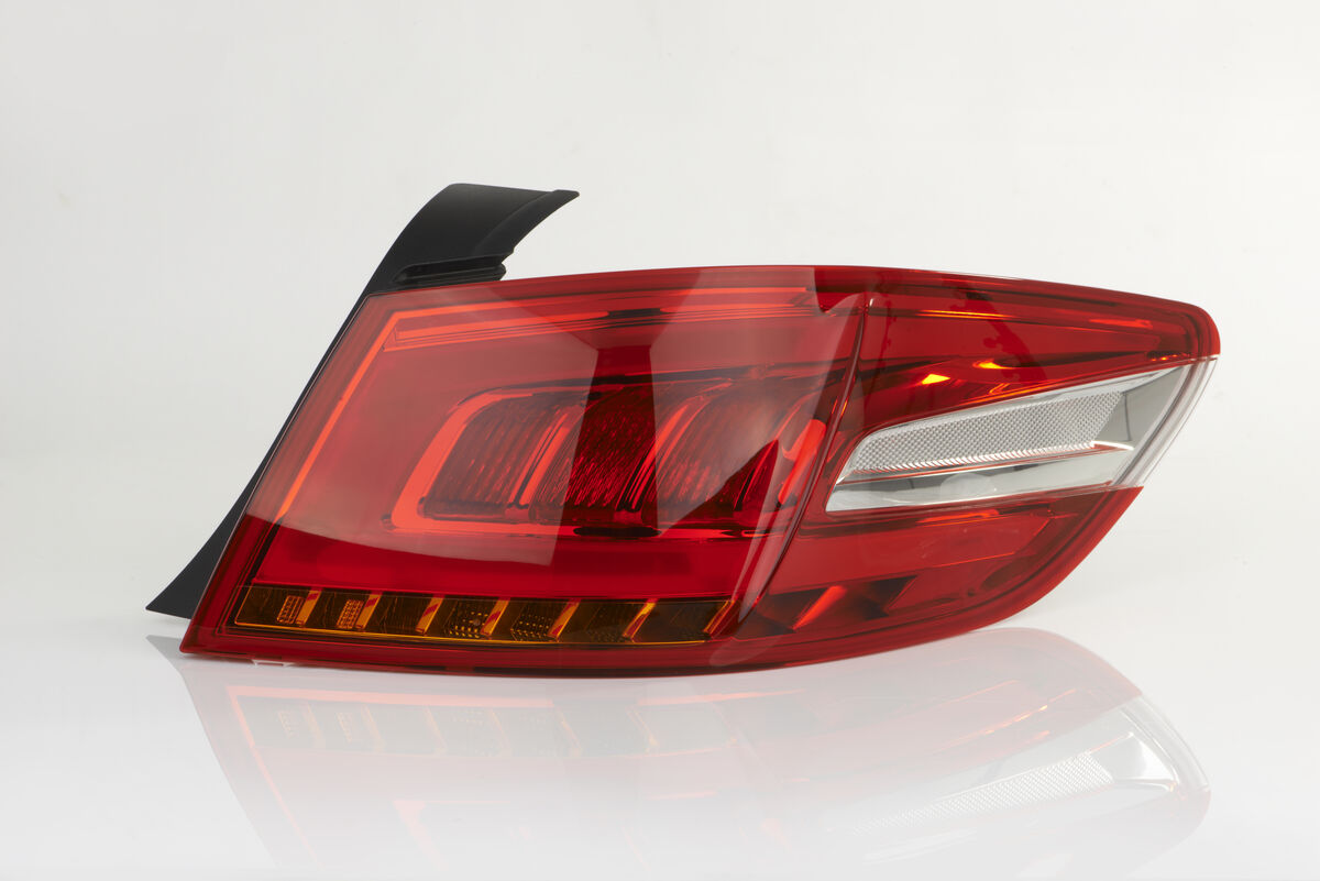 VALEO 045784 Tail Light Assembly Right for PEUGEOT (DF-PSA)